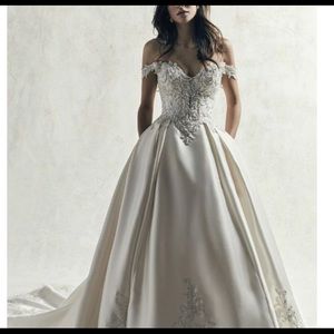 1 DAY ONLY!! I am selling my wedding dress. It’s Kimora by Sottero and Midgely.